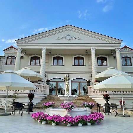 Hotel Palac Akropol Lublin Exteriör bild
