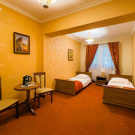 Hotel Palac Akropol Lublin Exteriör bild
