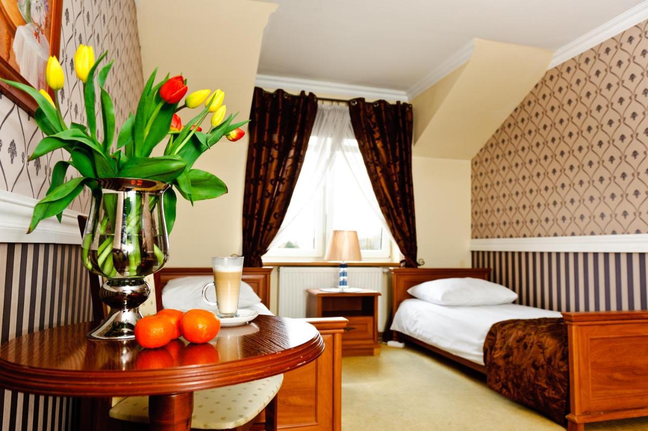 Hotel Palac Akropol Lublin Exteriör bild