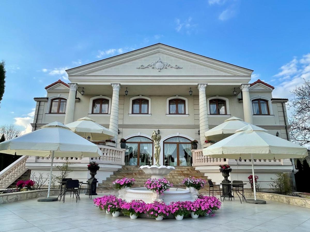 Hotel Palac Akropol Lublin Exteriör bild