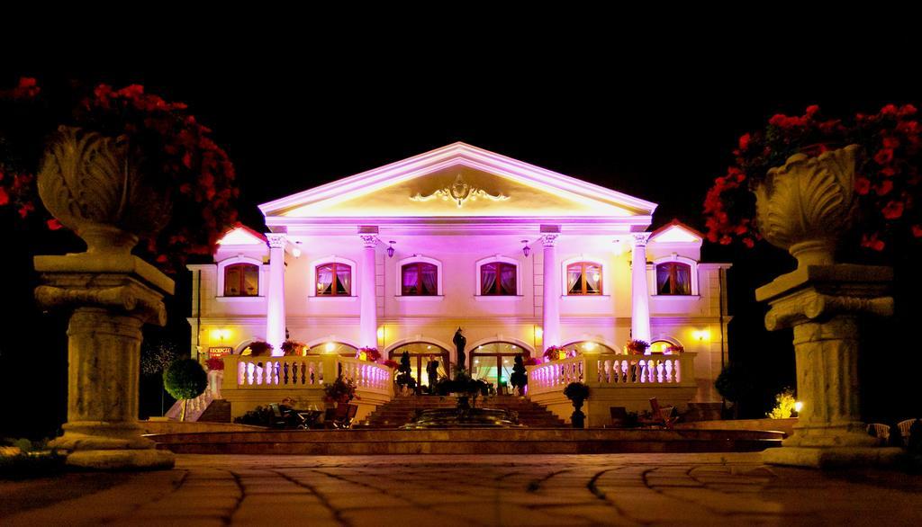Hotel Palac Akropol Lublin Exteriör bild