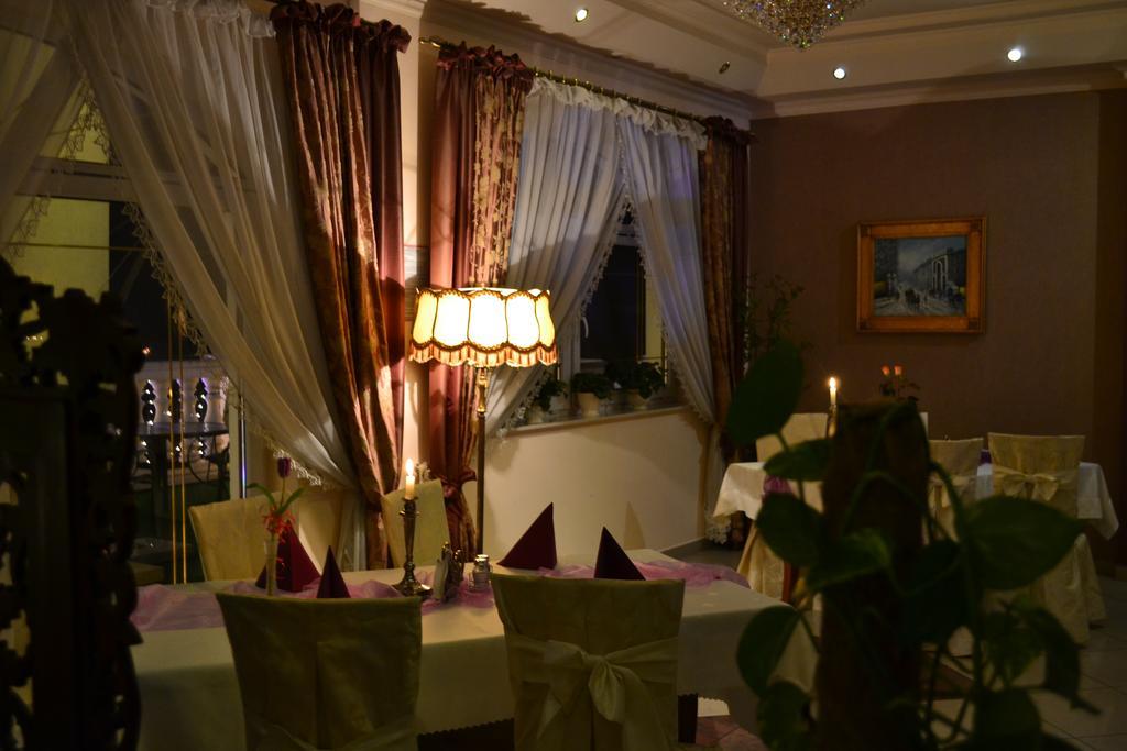 Hotel Palac Akropol Lublin Exteriör bild