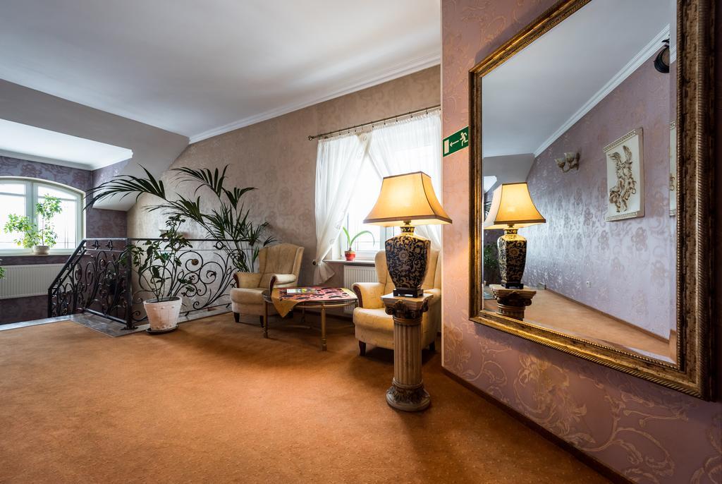Hotel Palac Akropol Lublin Exteriör bild