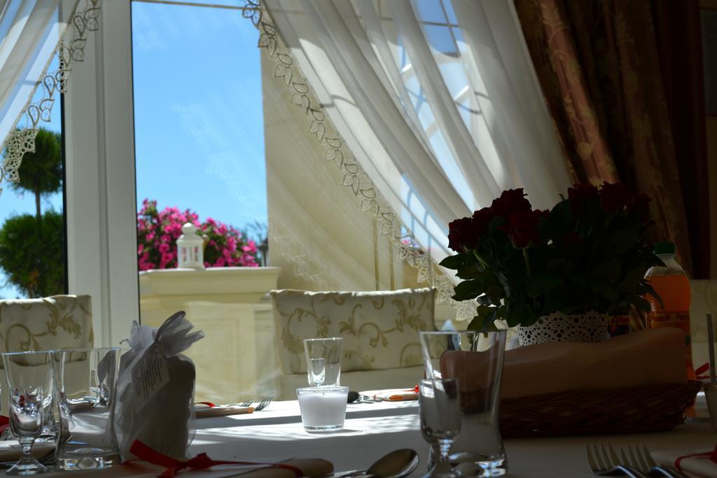 Hotel Palac Akropol Lublin Exteriör bild